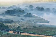 Mist boven Derwent Water van Ron Buist thumbnail