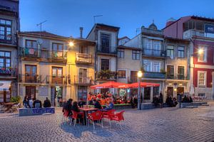 Place Campo dos Martires da Patria au crépuscule, Porto, Portugal
