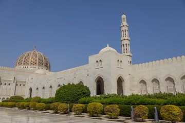 Sultan Qaboos Grand Mosque by Lisette van Leeuwen