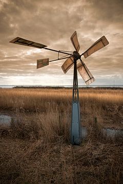 Little windmill by Bram Huijzen