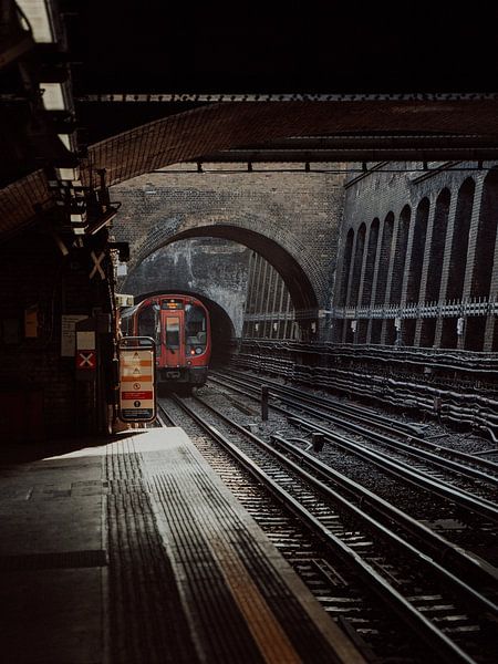 London station by Sharon Kastelijns