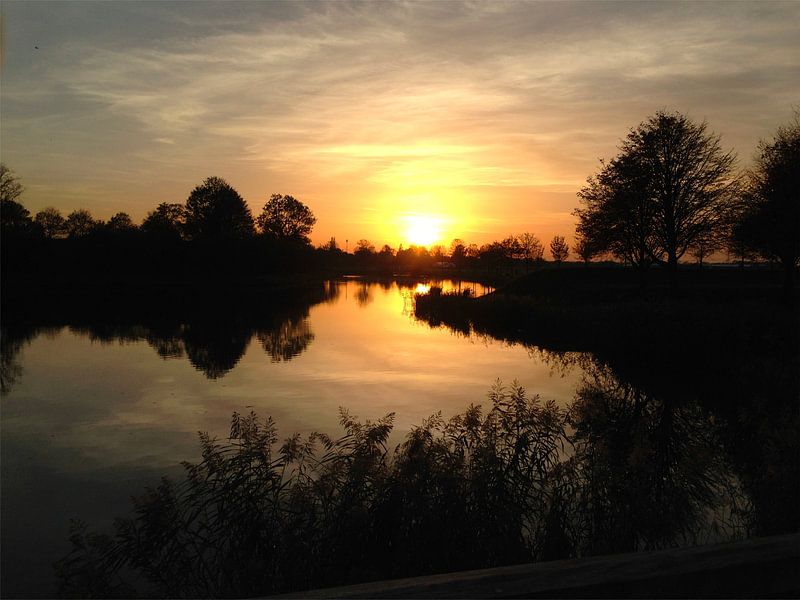Dort an der Uferpromenade von Felicia Lyin