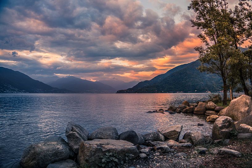 Sfeervol Cannobio, Lago Maggiore van Annie Jakobs