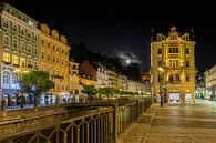 Karlovy vary Op de oever van de rivier in de volle maan van Melanie Viola thumbnail