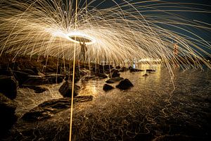 Feuerwerk am Wasser in der Nähe von Rhenen