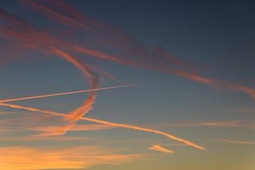Bewolkte zonsondergang van Maarten Borsje