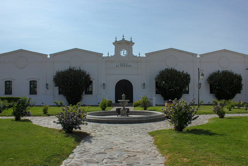 Argentinian winery by Rominique Kea
