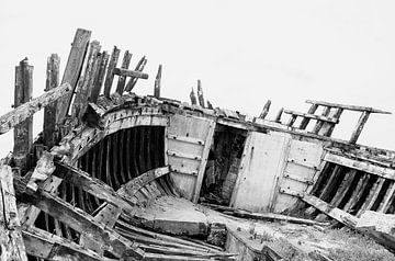 Shipwreck by Henk Elshout