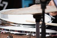 Speel de drums