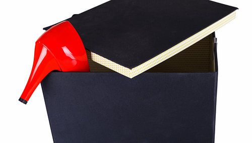 Rode Hoge Hak in een Verpakkingsdoos