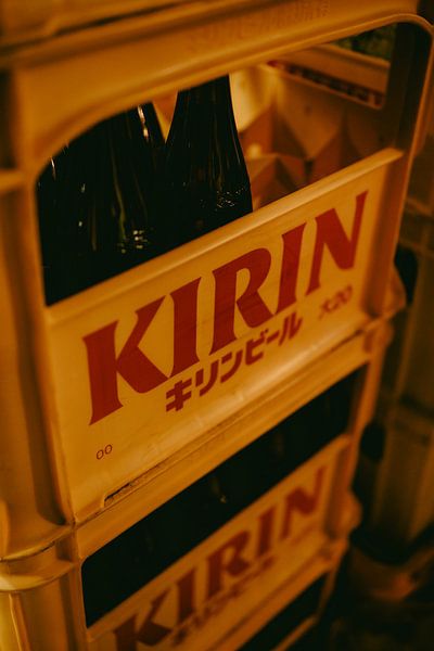 Japanischer Geschmack: KIRIN Bierkisten im warmen Licht von NZME Photography