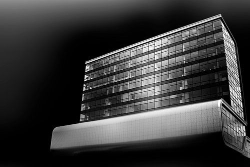 Black-and-white photo of modern architecture: RAI in Amsterdam