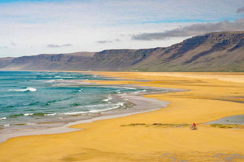 Wide beach landscape by Reinhard  Pantke