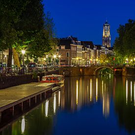 Oudegracht, Zandbrug en Domtoren in Utrecht in de avond - 4 van Tux Photography