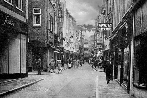Haarlem the Anegang and King Street of yesteryear.