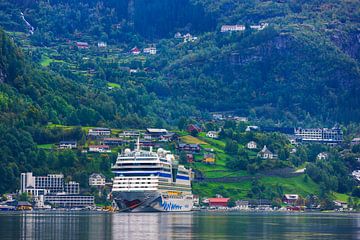 Kreuzfahrtschiff Aida Sol im Geirangerfjord, Norwegen