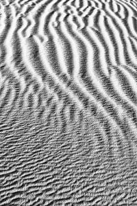 Patroon van lijnen zand in de woestijn | Mauritanië van Photolovers reisfotografie