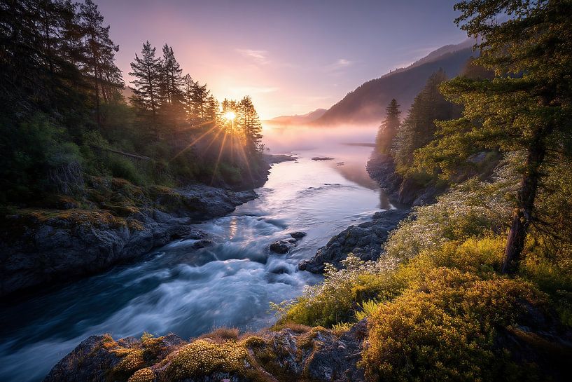 Licht küsst die Erde von fernlichtsicht