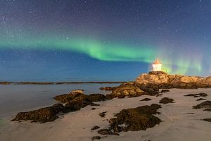 Polarlichter über dem Leuchtturm
