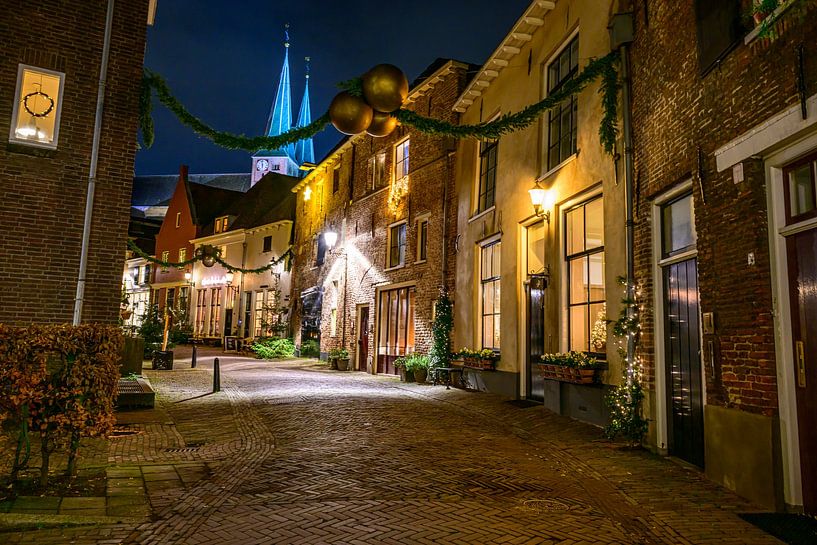 Deventer winteravond straatbeeld met kerstversiering van Sjoerd van der Wal Fotografie