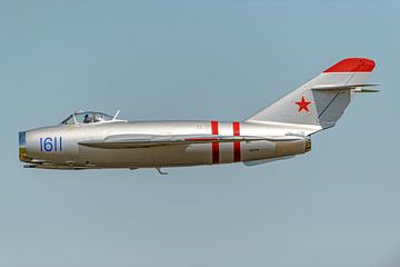 Flyby Mikoyan-Gurevich Mig-17F Fresco. van Jaap van den Berg