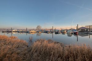 Boten aangemeerd von Moetwil en van Dijk - Fotografie