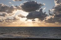 Zonsondergang met zonnestralen / Zeeland van Photography art by Sacha thumbnail