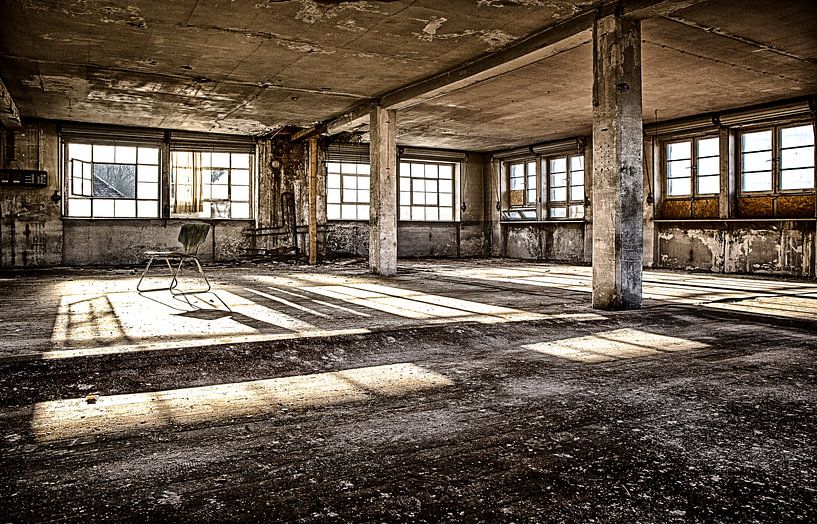 Single chair van SER Sanierung im Erd- und Rückbau GmbH