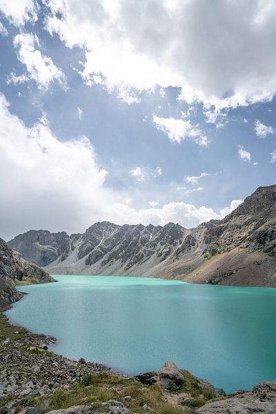 Ala Kul meer in Kirgizië van Mickéle Godderis