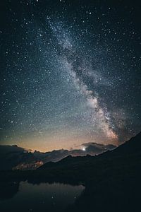 De melkweg in de Zwitserse alpen van Hidde Hageman