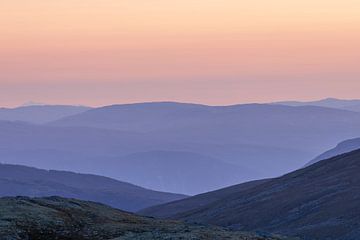 Colourful sunrise in the mountains by Sander Ros