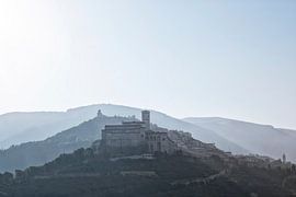 Assisi, Basilika St. Franziskus, einer der wichtigsten religiösen Orte Italiens von Tjeerd Kruse