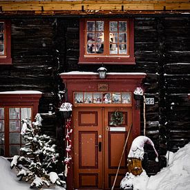 Une promenade à Røros pour découvrir cet endroit digne d'une carte postale, en Norvège. sur Koen Lipman
