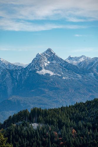 Säuling en Zugspitze in de sneeuw