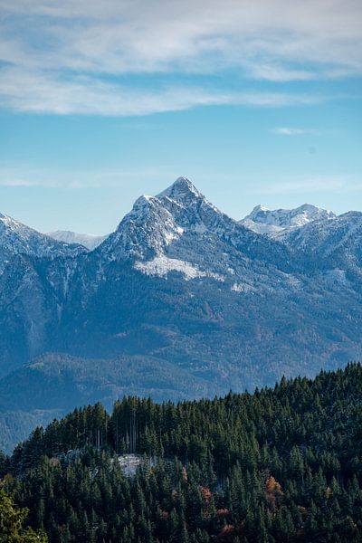 Säuling and Zugspitze in the snow by Leo Schindzielorz
