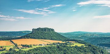 Uitzicht vanaf vesting Königstein over de Elbe van Jakob Baranowski - Photography - Video - Photoshop