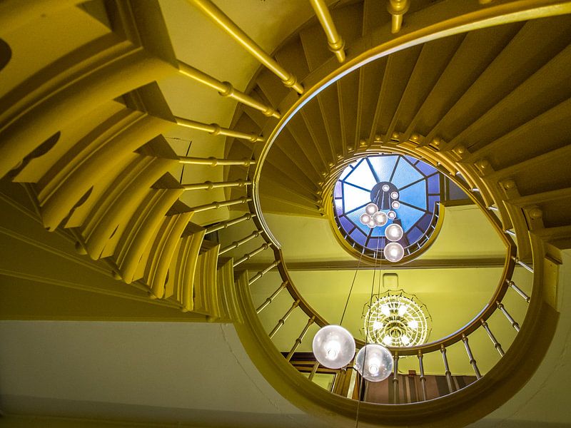 Escalier en spirale par Chantal Nederstigt