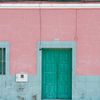 Maison colorée | Mur rose | Porte turquoise | Tirage photo Gran Canaria Iles Canaries photographie de voyage sur HelloHappylife
