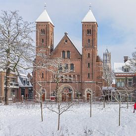 Cathédrale Sainte-Gertrude, Utrecht sous la neige sur Russcher Tekst & Beeld