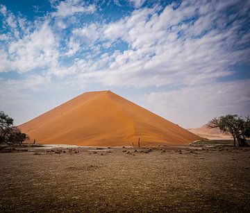 Dune de sable dans le désert du Namib par Namibia sur Patrick Groß