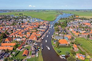 Luftaufnahme der historischen Stadt Woudsend in Friesland, Niederlande von Eye on You