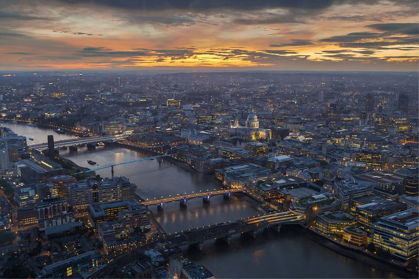 London von Hello Pompoyo