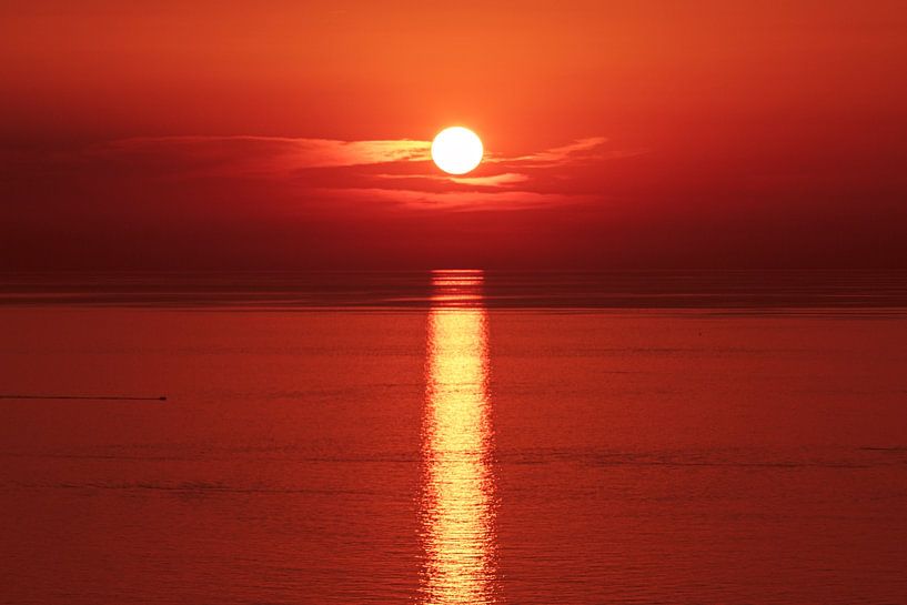 Sunset by the sea by Thomas Heitz