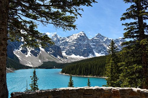 LAKE LOUISE AND MORAINE LAKE
