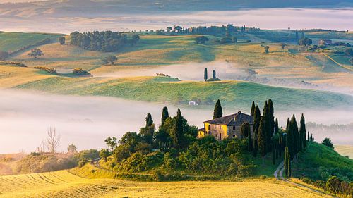 Sonnenaufgang am Podere Belvedere, Toskana, Italien von Henk Meijer Photography