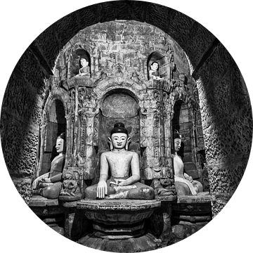 Boeddha's in tempelcomplex Mrauk U Sittwe Myanmar/Birma. van Ron van der Stappen