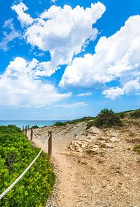 Piste sur la côte de Cala Rajada à Majorque, Espagne Îles Baléares