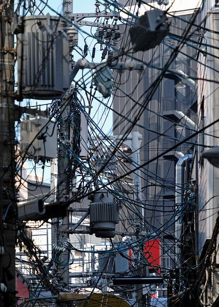 Chaotic power cables in Osaka, Japan by Lensw0rld