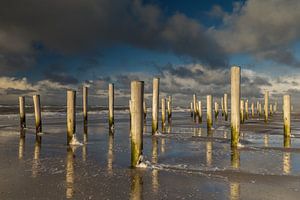 Post on the beach of Petten Holland von Menno Schaefer