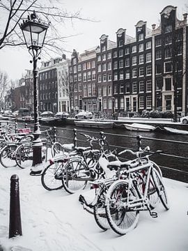 Amsterdam in de sneeuw van Steven Schmitz